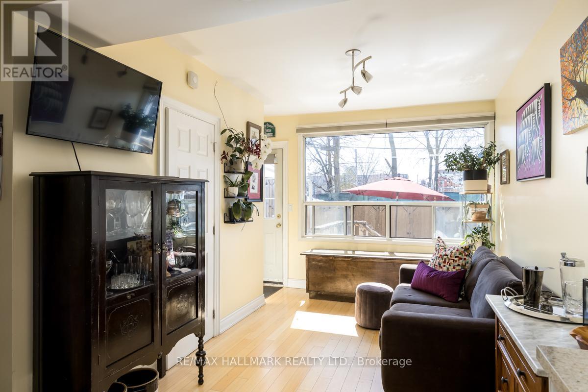 223 Wallace Avenue, Toronto, Ontario  M6H 1V5 - Photo 19 - W12193370