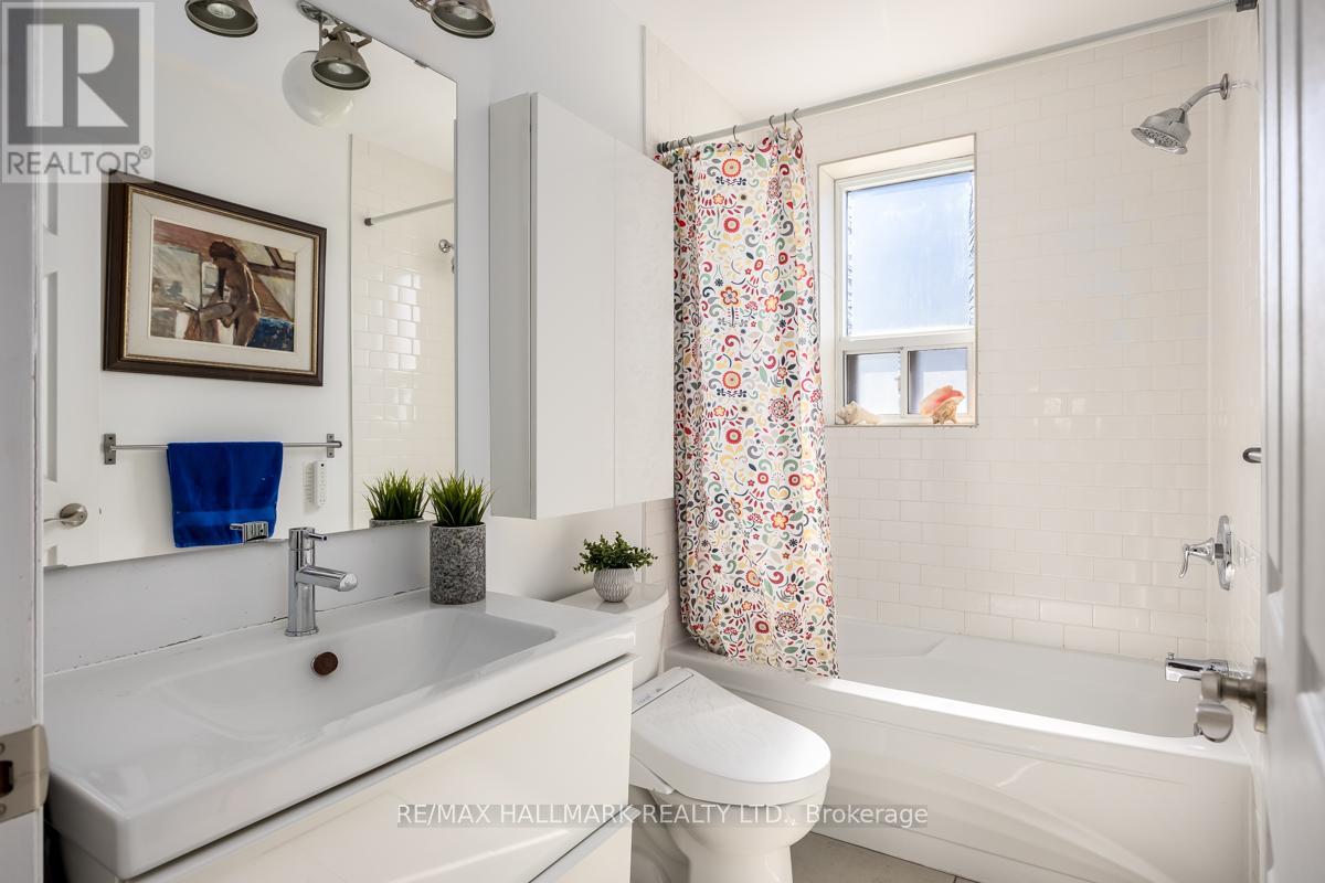 223 Wallace Avenue, Toronto, Ontario  M6H 1V5 - Photo 9 - W12193370