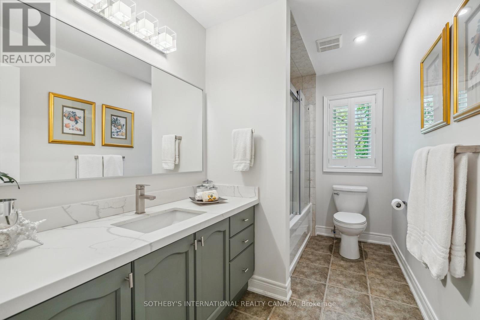 221 Carlini Court, Oakville, Ontario  L6K 3Y8 - Photo 33 - W12193418
