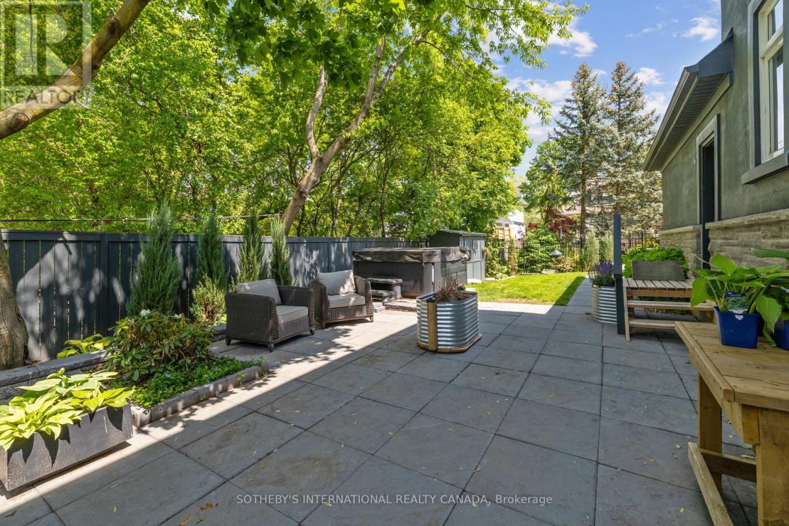 221 Carlini Court, Oakville, Ontario  L6K 3Y8 - Photo 40 - W12193418