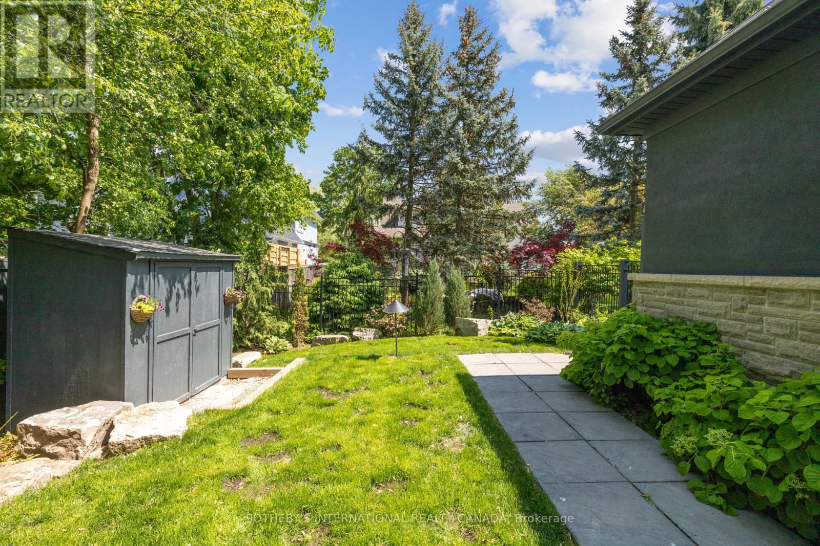 221 Carlini Court, Oakville, Ontario  L6K 3Y8 - Photo 42 - W12193418