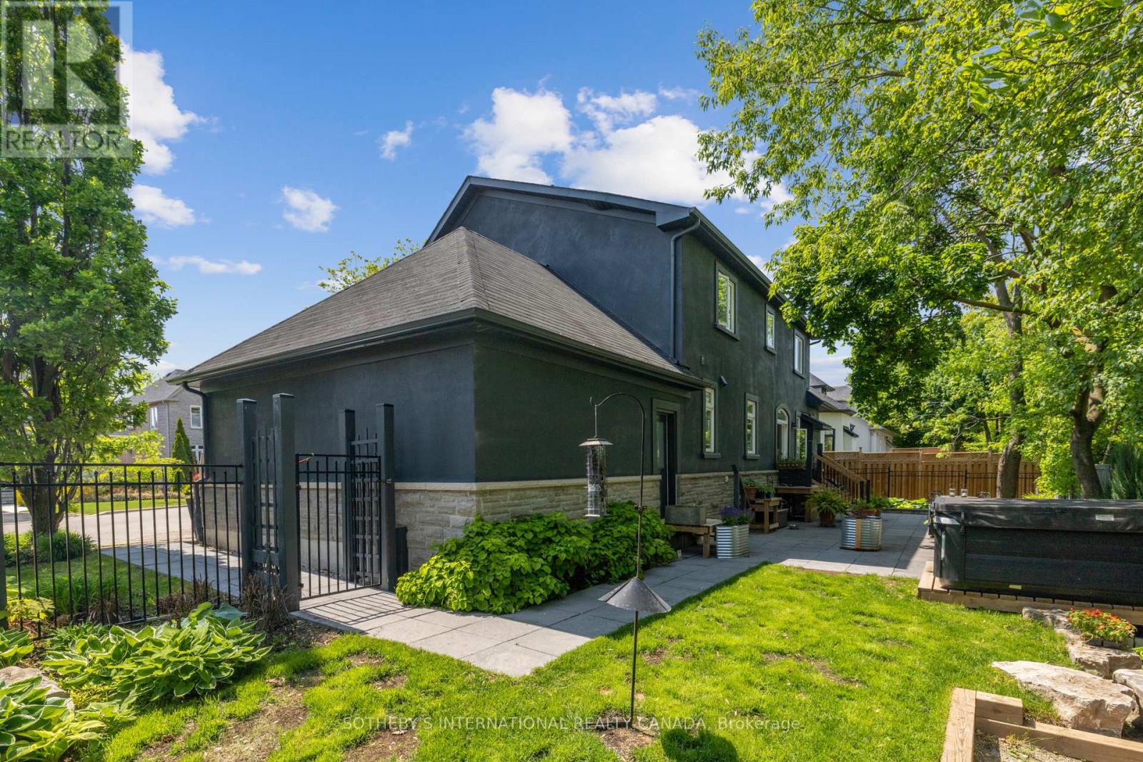 221 Carlini Court, Oakville, Ontario  L6K 3Y8 - Photo 43 - W12193418