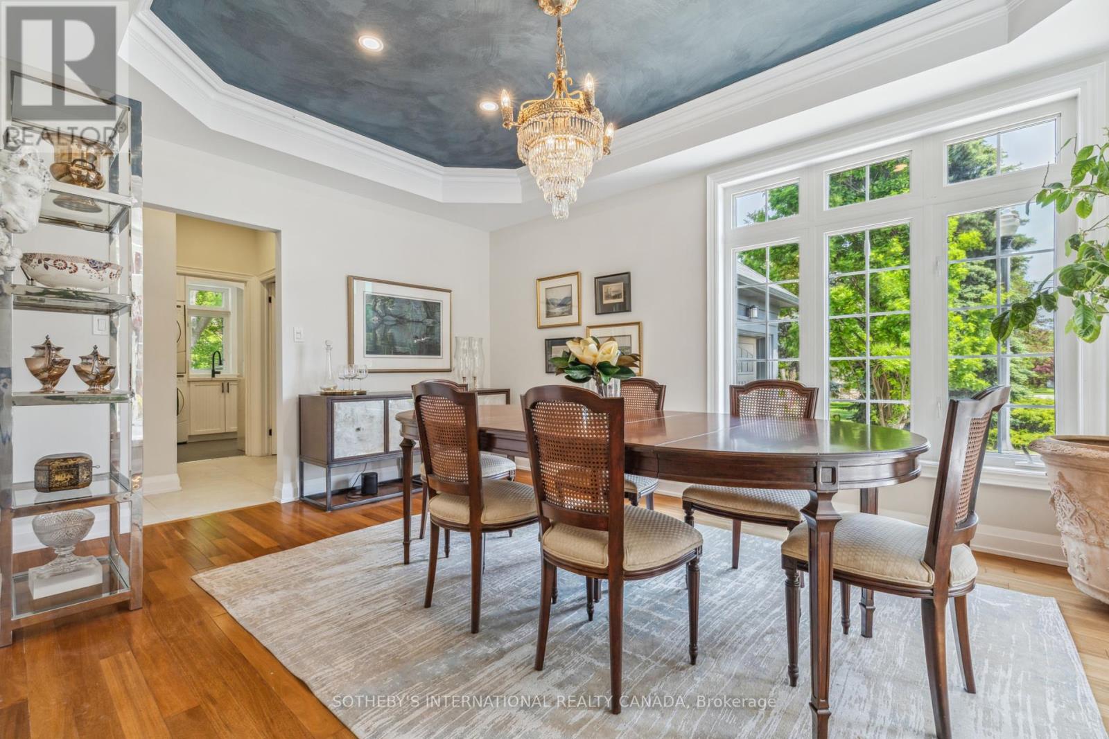 221 Carlini Court, Oakville, Ontario  L6K 3Y8 - Photo 9 - W12193418