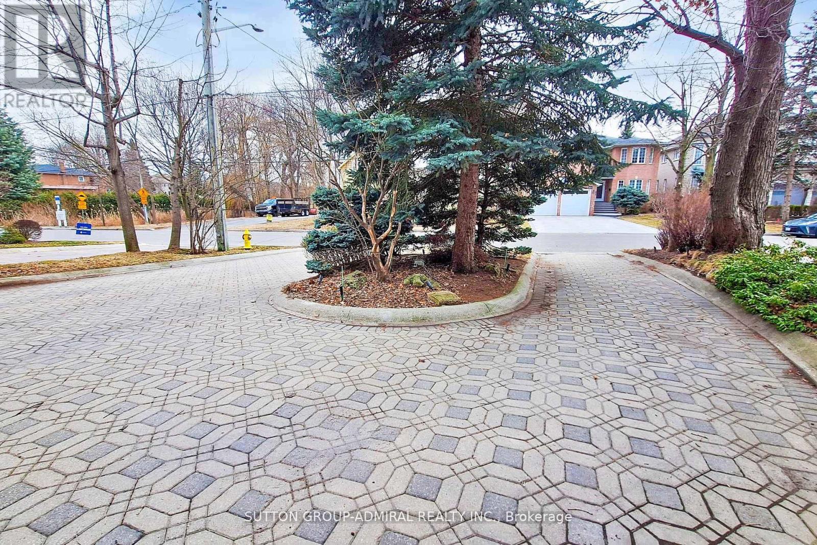 Property at 220 KING HIGH DRIVE image 2
