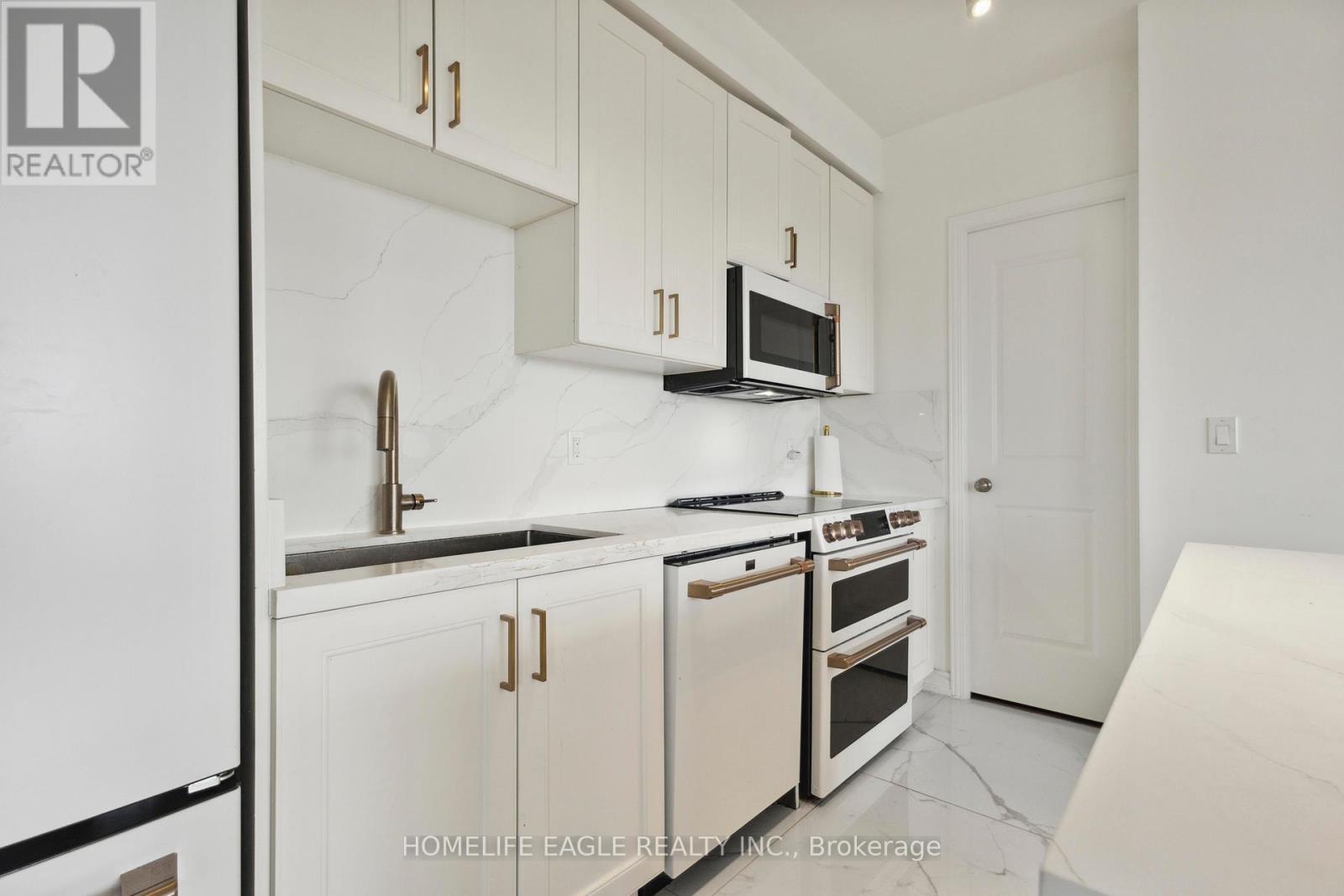 905 - 9225 Jane Street, Vaughan, Ontario  L6A 0J7 - Photo 9 - N12193528