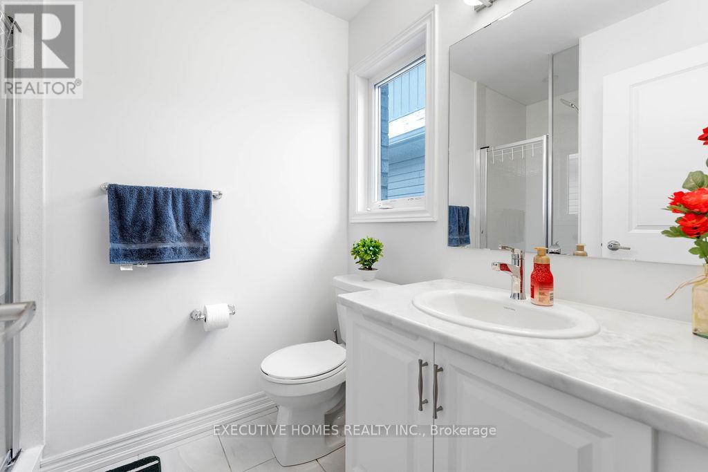 23 Kingsbury Trail, Barrie, Ontario  L9J 0W8 - Photo 12 - S12193510