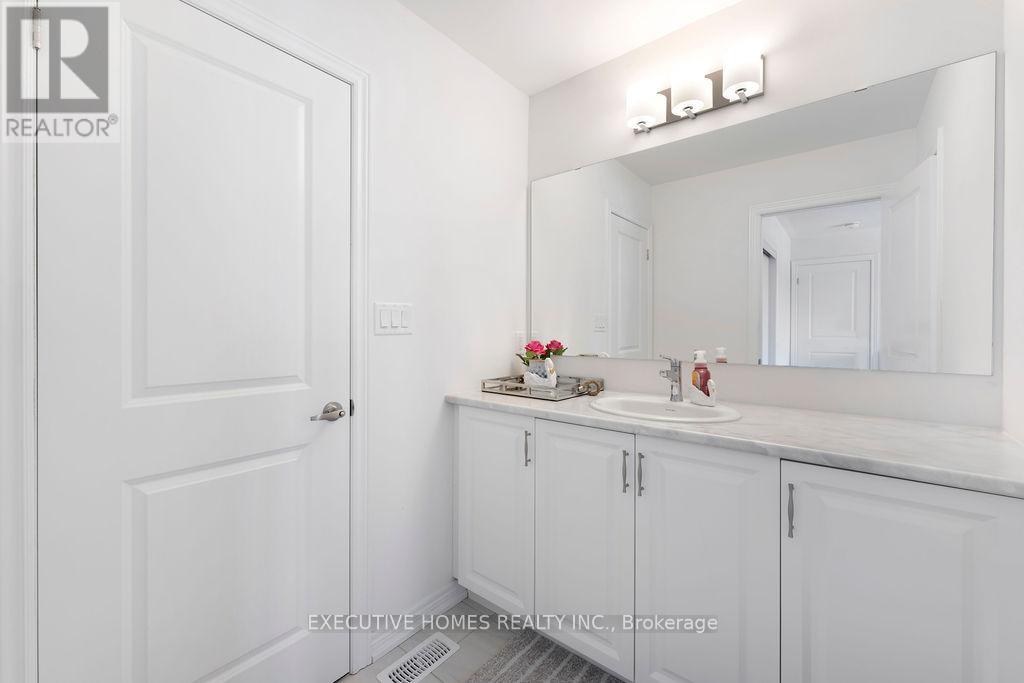23 Kingsbury Trail, Barrie, Ontario  L9J 0W8 - Photo 23 - S12193510