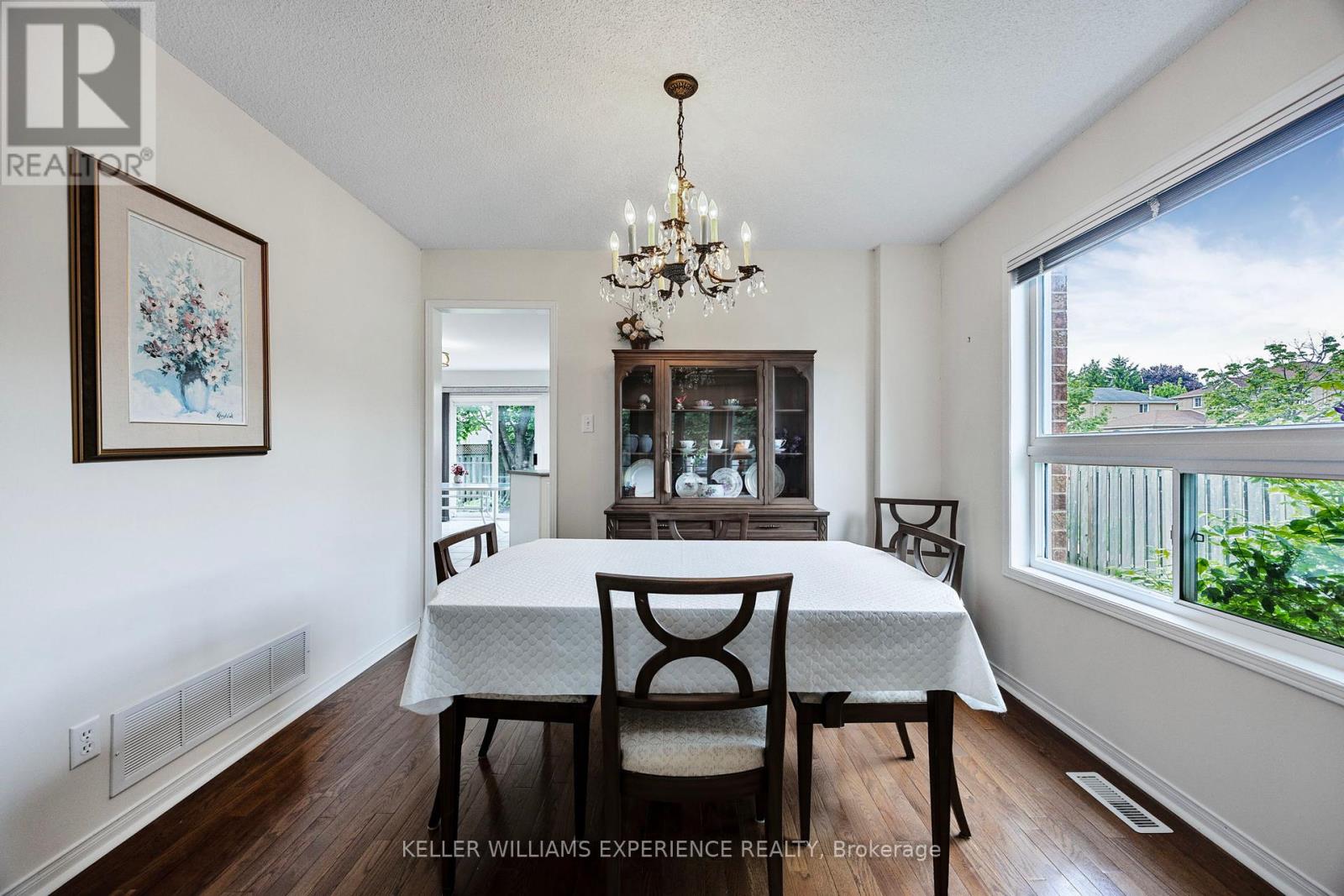 303 Livingstone Street W, Barrie, Ontario  L4N 7C2 - Photo 12 - S12193598