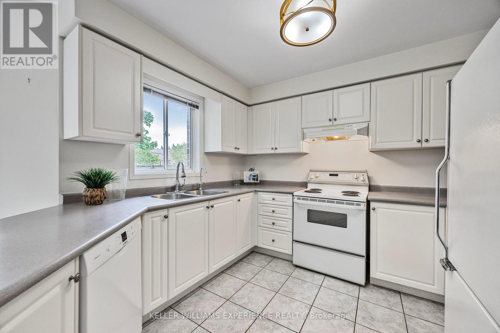303 Livingstone Street W, Barrie, Ontario  L4N 7C2 - Photo 16 - S12193598