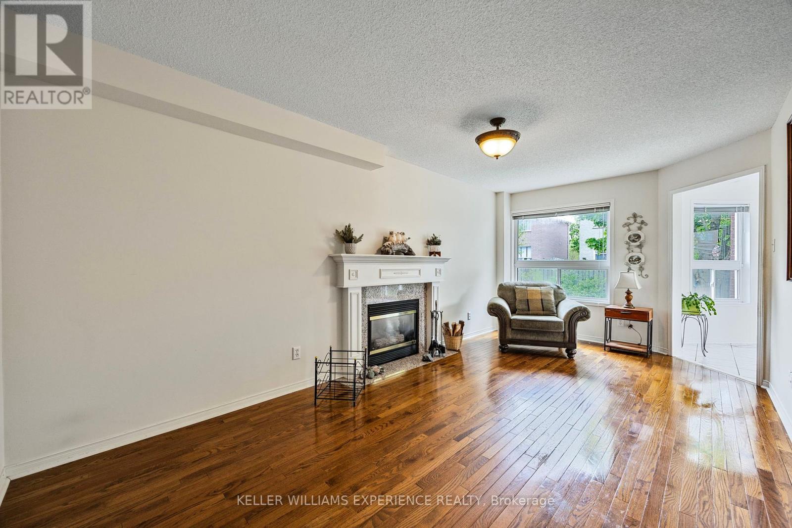 303 Livingstone Street W, Barrie (Northwest), Ontario  L4N 7C2 - Photo 25 - S12193598