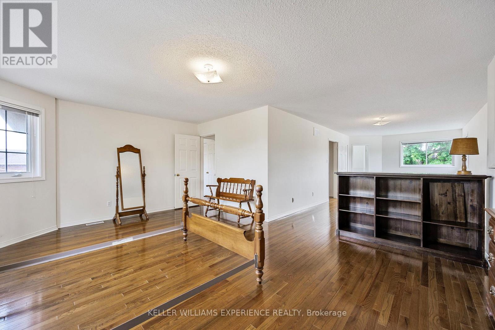 303 Livingstone Street W, Barrie, Ontario  L4N 7C2 - Photo 34 - S12193598