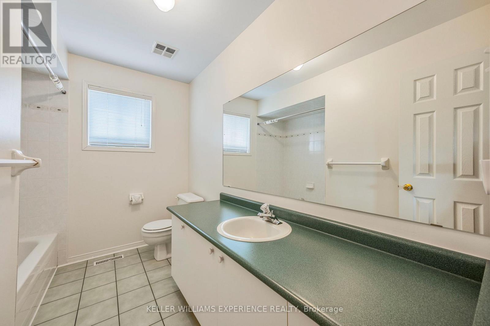 303 Livingstone Street W, Barrie, Ontario  L4N 7C2 - Photo 41 - S12193598