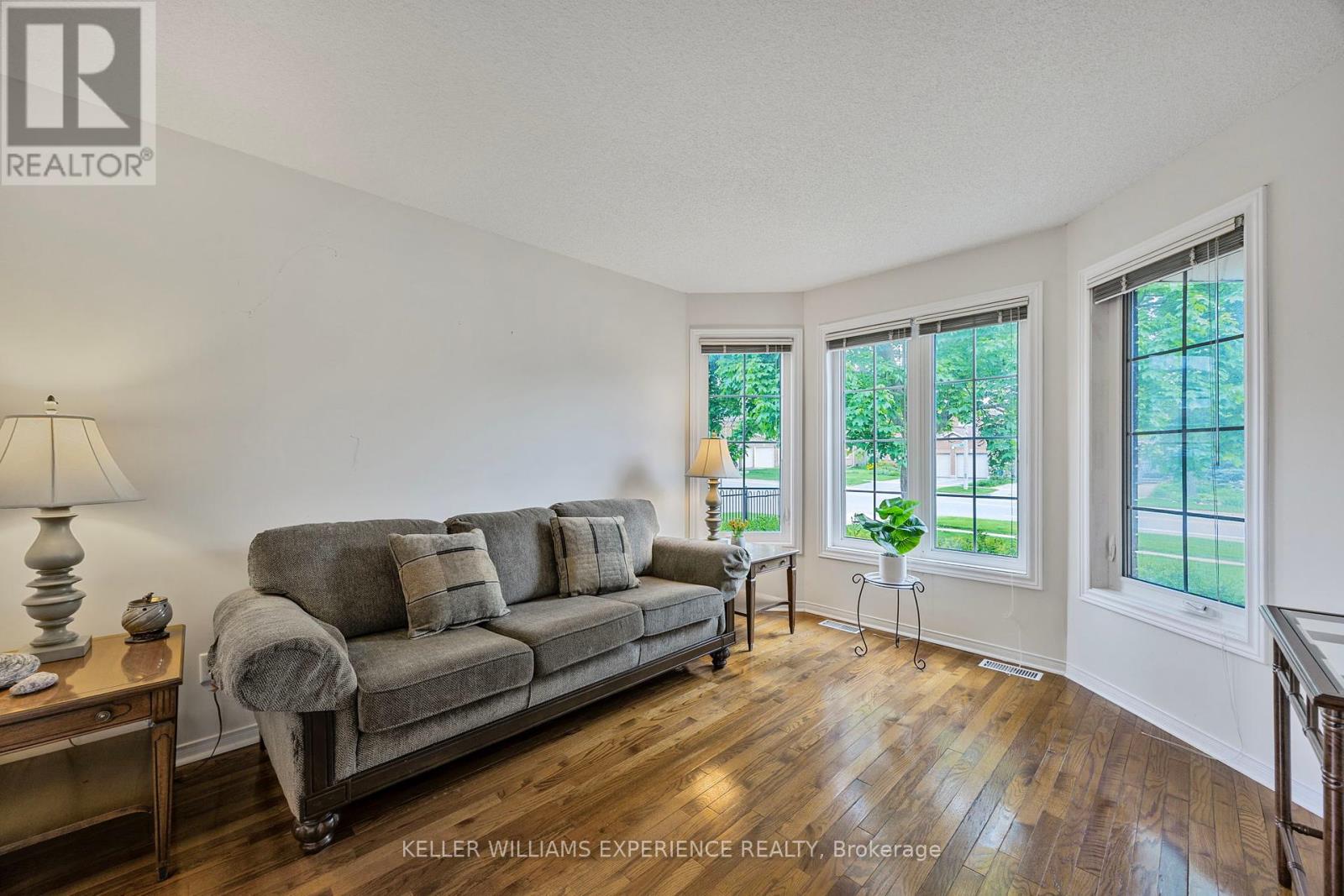303 Livingstone Street W, Barrie, Ontario  L4N 7C2 - Photo 7 - S12193598