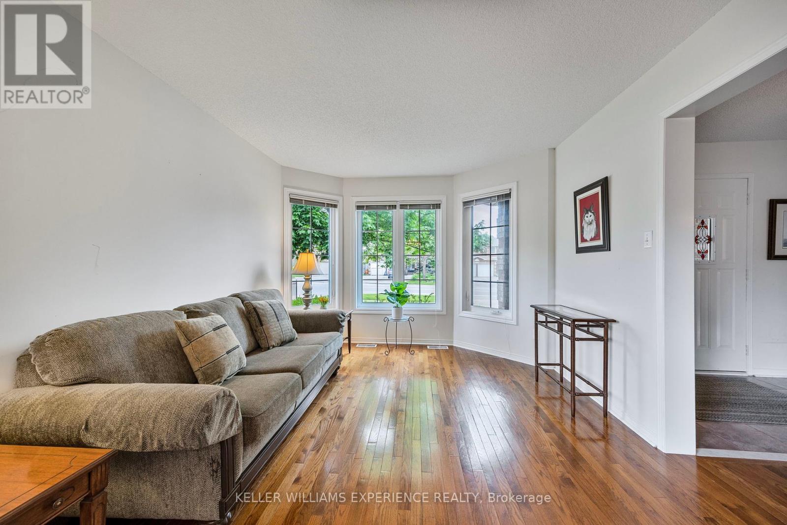 303 Livingstone Street W, Barrie, Ontario  L4N 7C2 - Photo 8 - S12193598