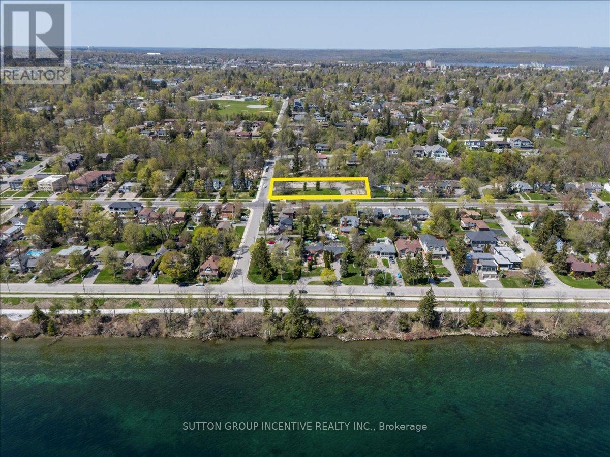 114 Blake Street, Barrie (North Shore), Ontario  L4M 1K3 - Photo 8 - S12193611