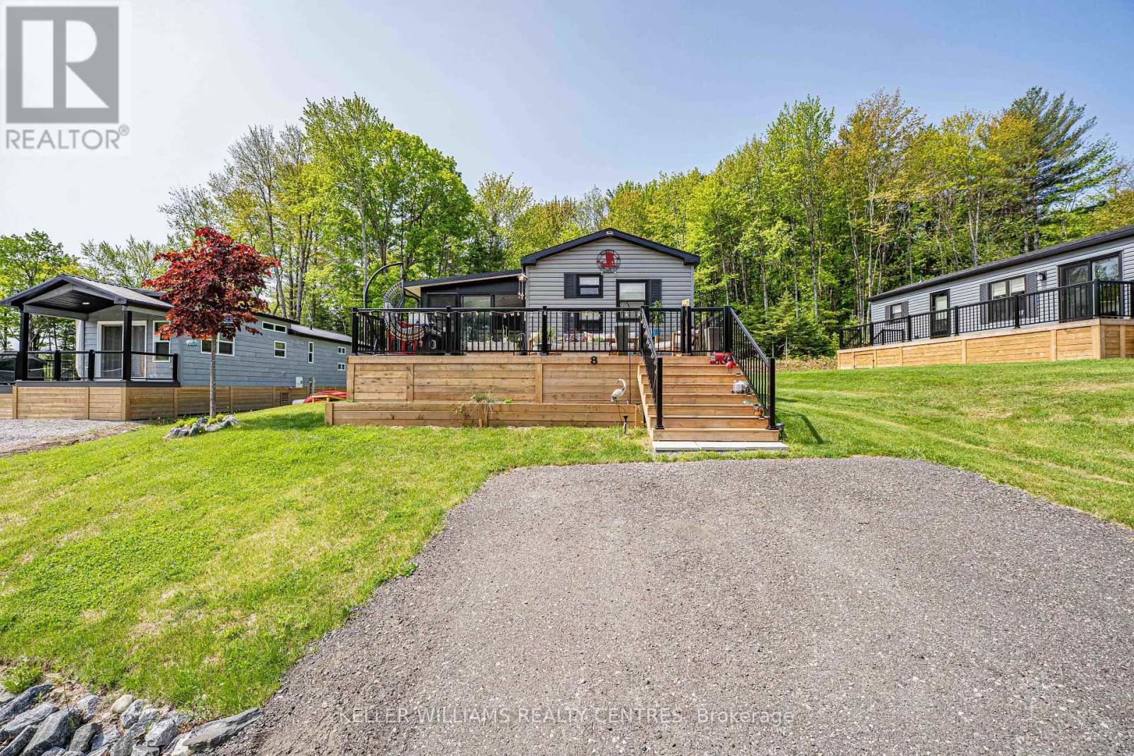 #38 Lakeridge - 1047 Bonnie Lake Camp Road, Bracebridge (Macaulay), Ontario  P1L 1W9 - Photo 2 - X12193410