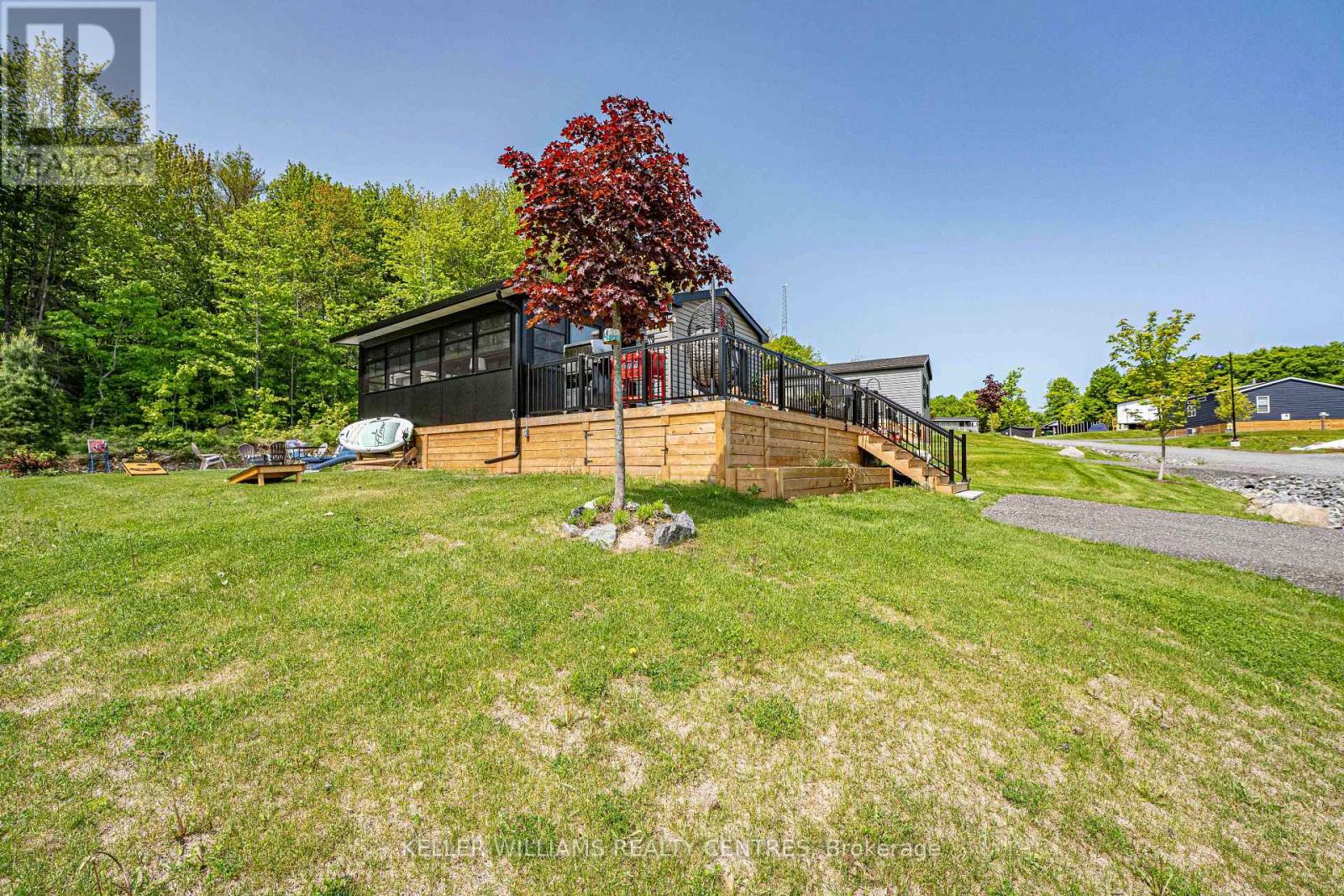 #38 Lakeridge - 1047 Bonnie Lake Camp Road, Bracebridge, Ontario  P1L 1W9 - Photo 3 - X12193410