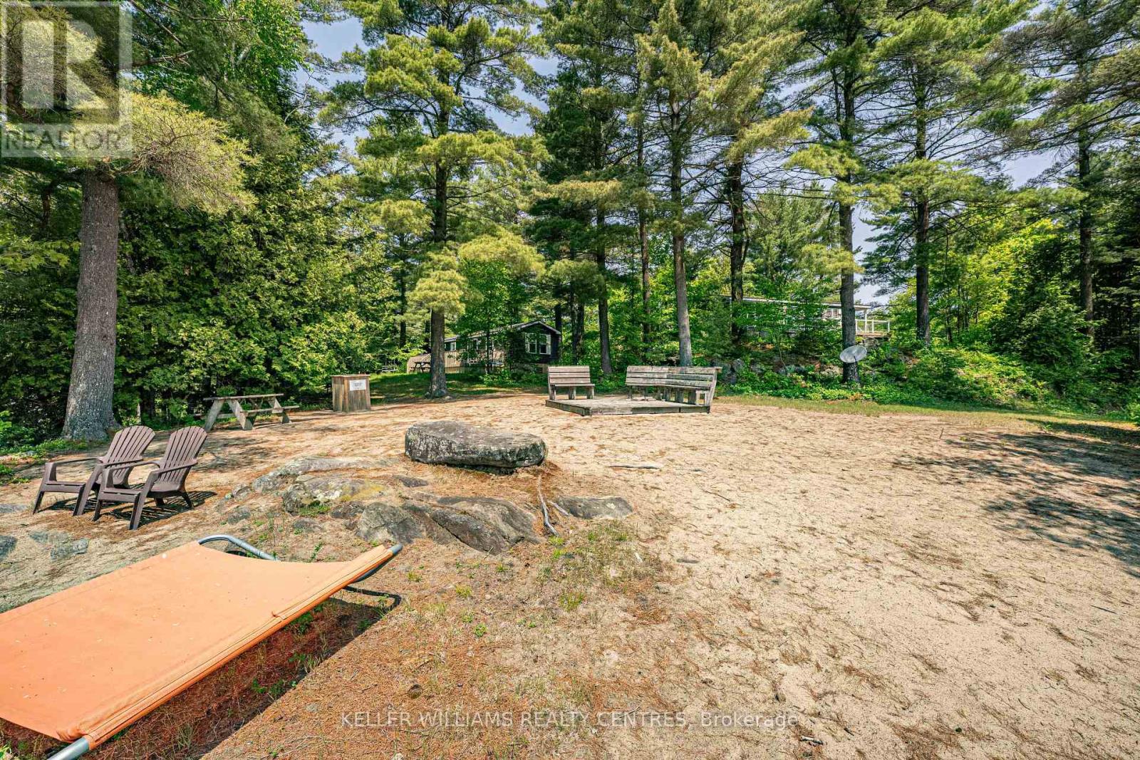 #38 Lakeridge - 1047 Bonnie Lake Camp Road, Bracebridge, Ontario  P1L 1W9 - Photo 40 - X12193410