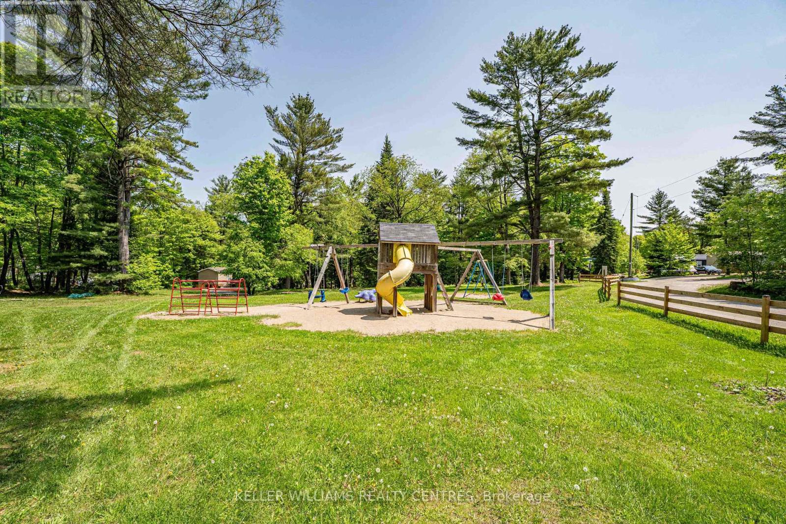 #38 Lakeridge - 1047 Bonnie Lake Camp Road, Bracebridge, Ontario  P1L 1W9 - Photo 42 - X12193410