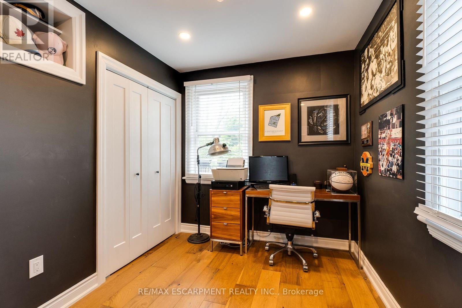 56 Highcliffe Avenue, Hamilton (Centremount), Ontario  L9A 3L5 - Photo 18 - X12193446