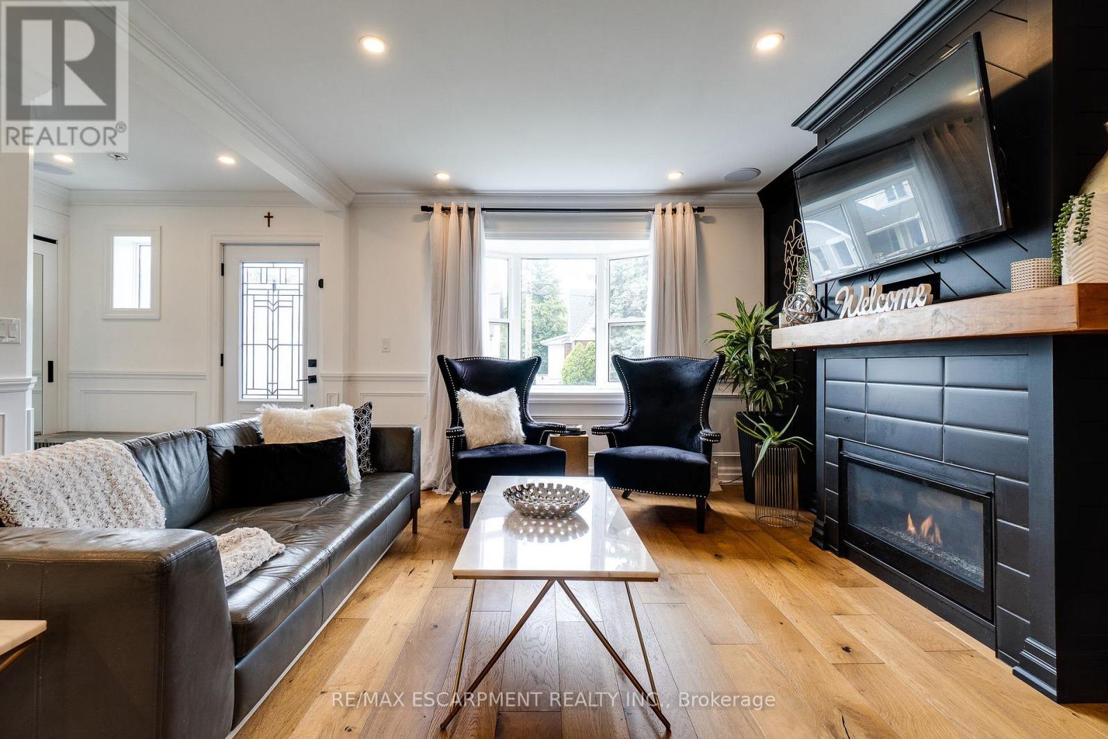 56 Highcliffe Avenue, Hamilton, Ontario  L9A 3L5 - Photo 8 - X12193446