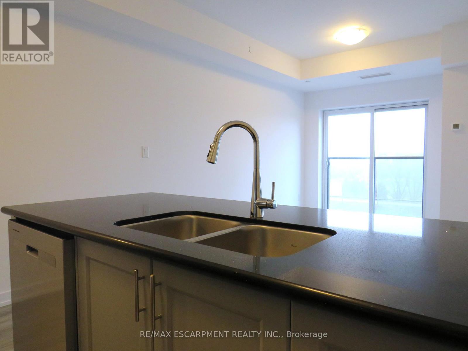 305 - 470 Dundas Street E, Hamilton, Ontario  L8B 2A6 - Photo 10 - X12193451