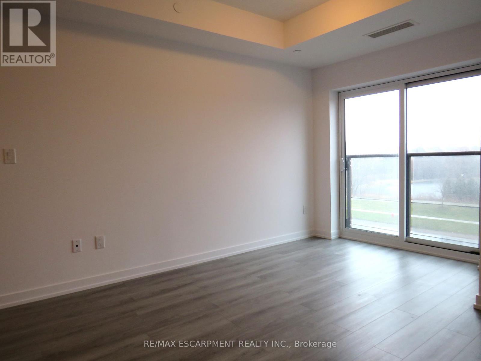 305 - 470 Dundas Street E, Hamilton, Ontario  L8B 2A6 - Photo 12 - X12193451