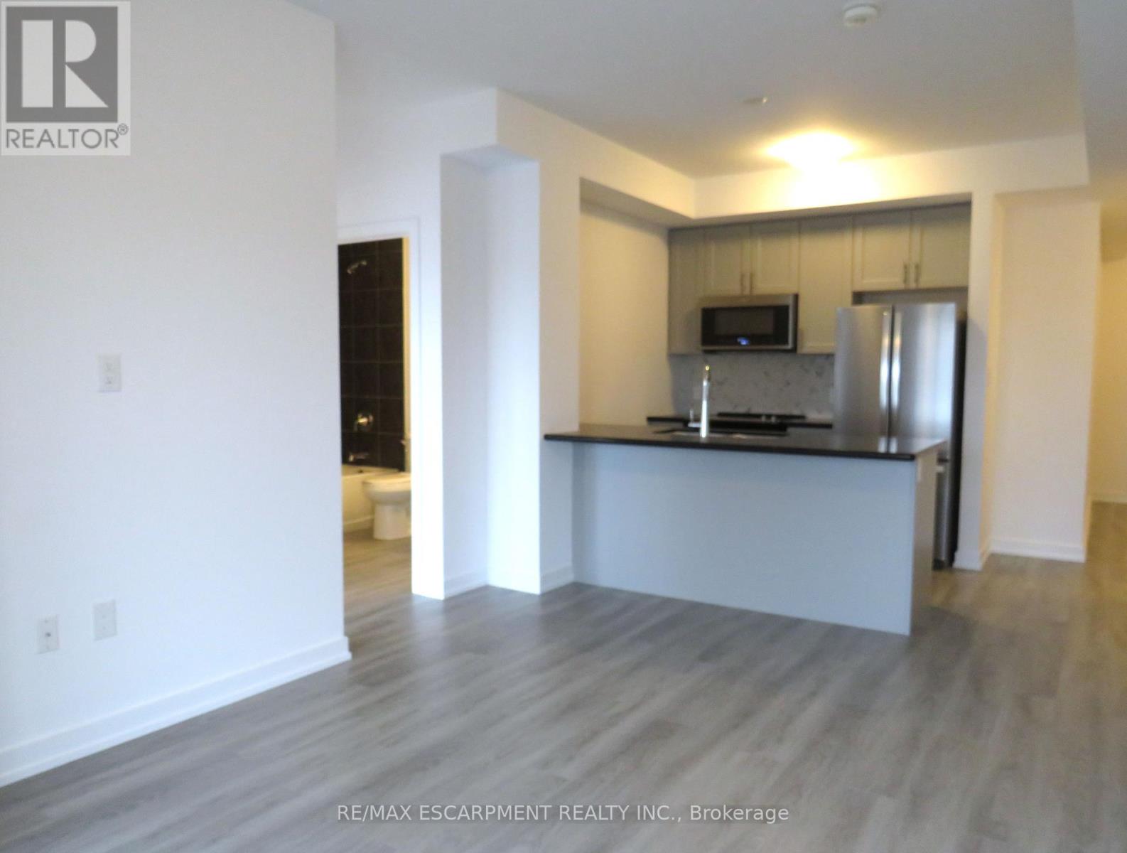305 - 470 Dundas Street E, Hamilton, Ontario  L8B 2A6 - Photo 13 - X12193451