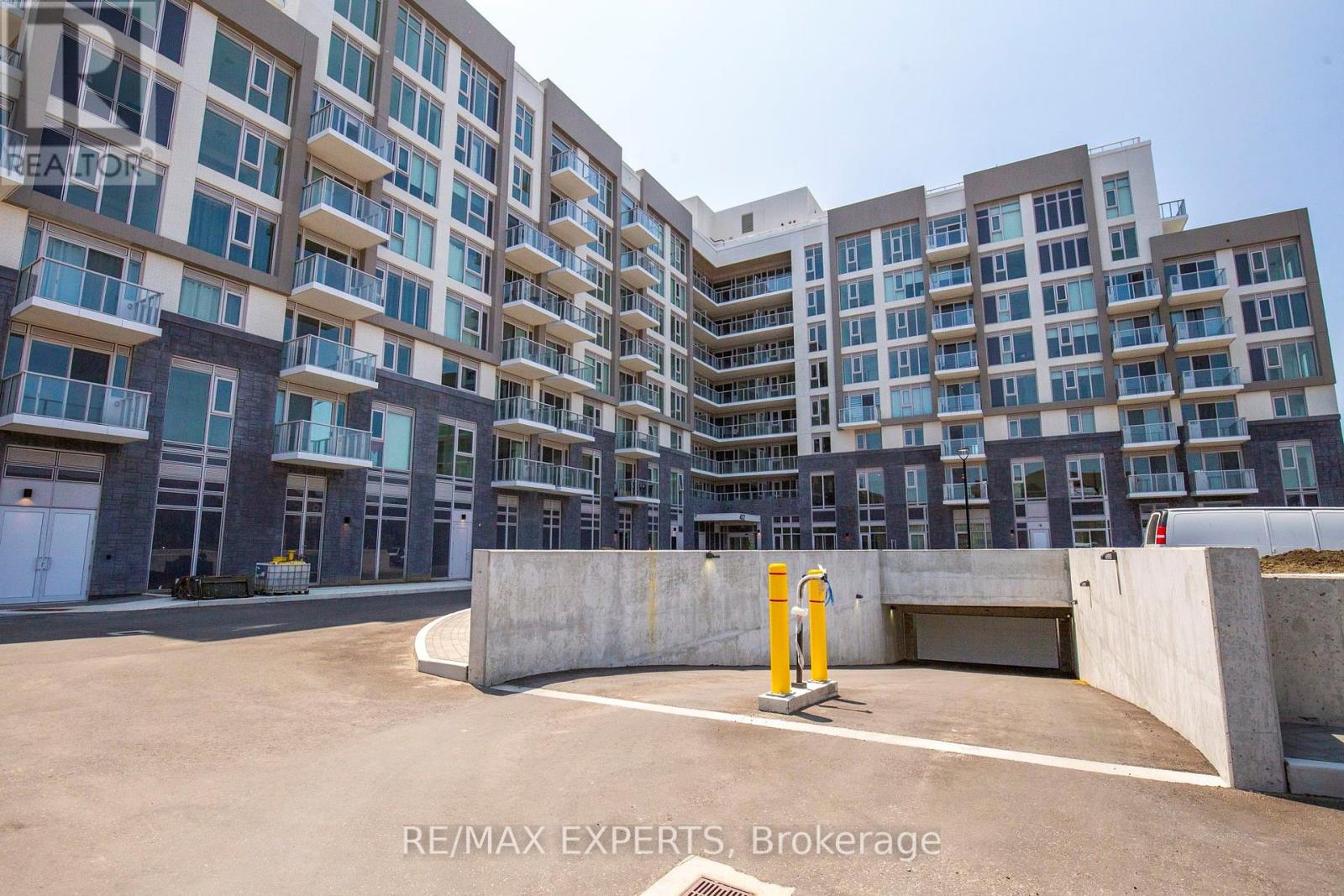 305 - 412 SILVER MAPLE ROAD, Oakville, Ontario