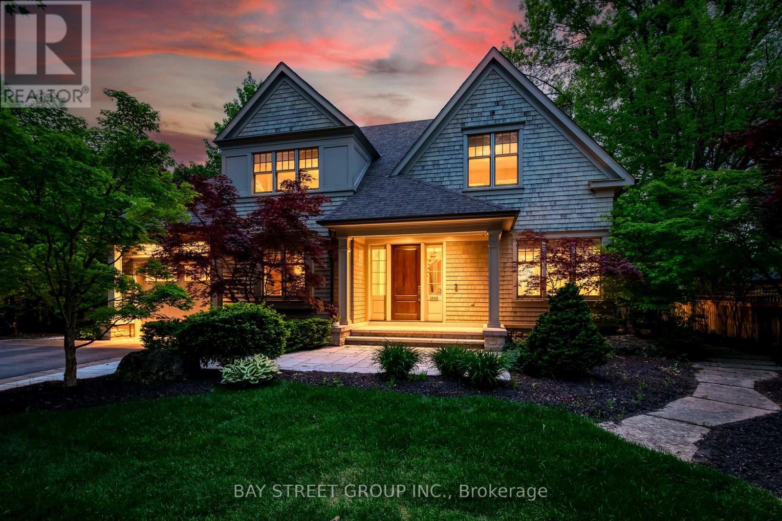 1049 Cedar Grove Boulevard, Oakville, Ontario  L6J 2C2 - Photo 49 - W12193610