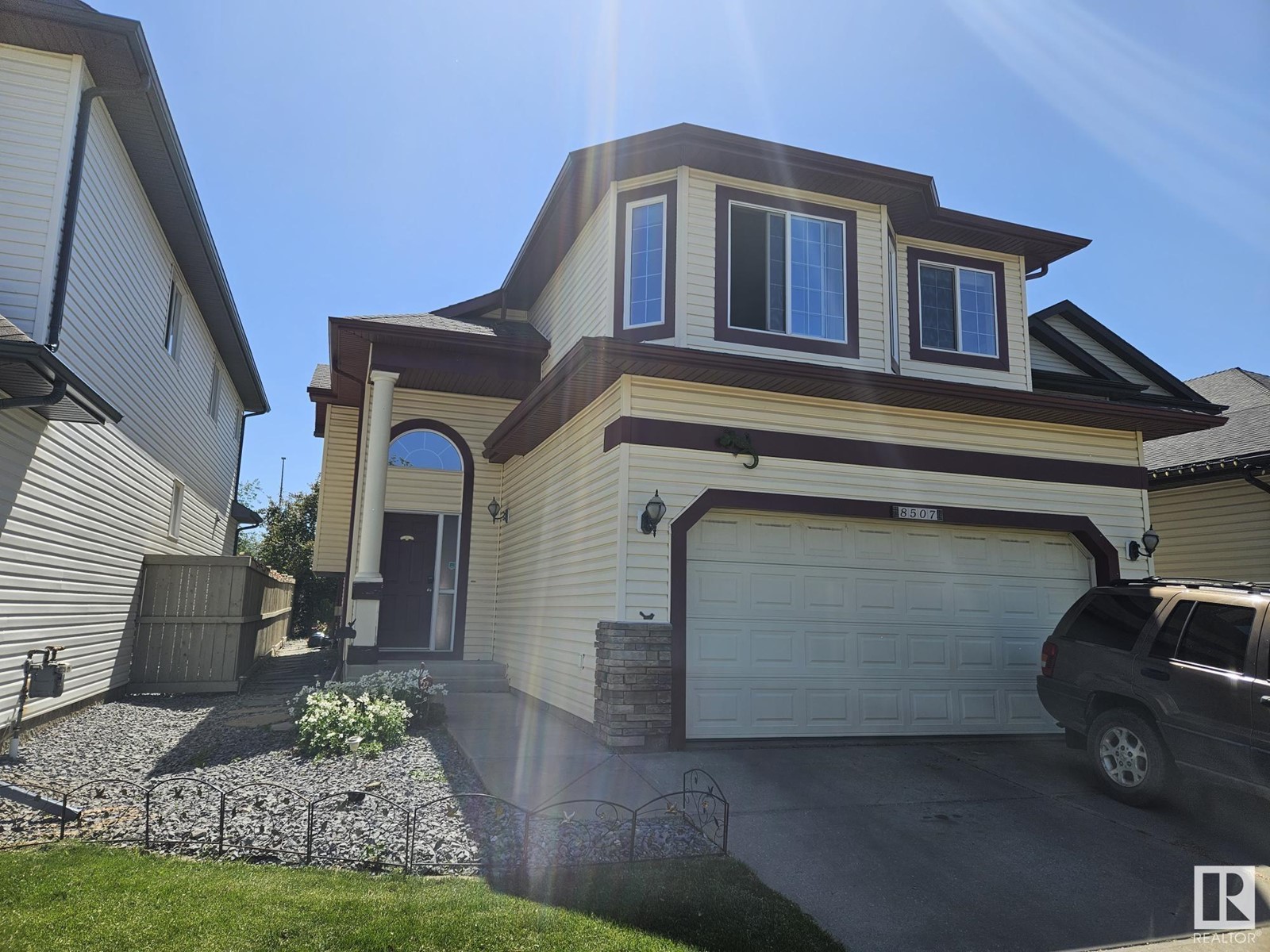 8507 8 Av Sw, Edmonton, Alberta  T6X 1J3 - Photo 1 - E4439483
