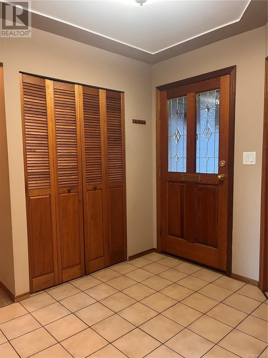 Property at 2524 Sooke Rd image 3