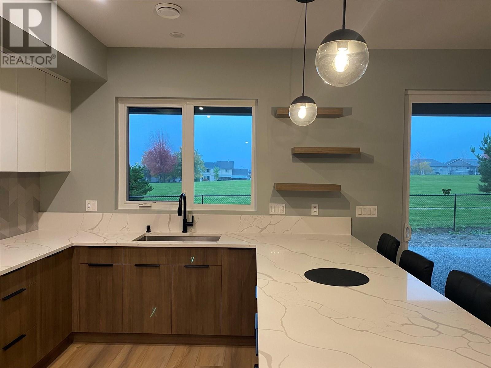 975 Mt Burnham Road, Vernon, British Columbia  V1B 2B6 - Photo 8 - 10340897
