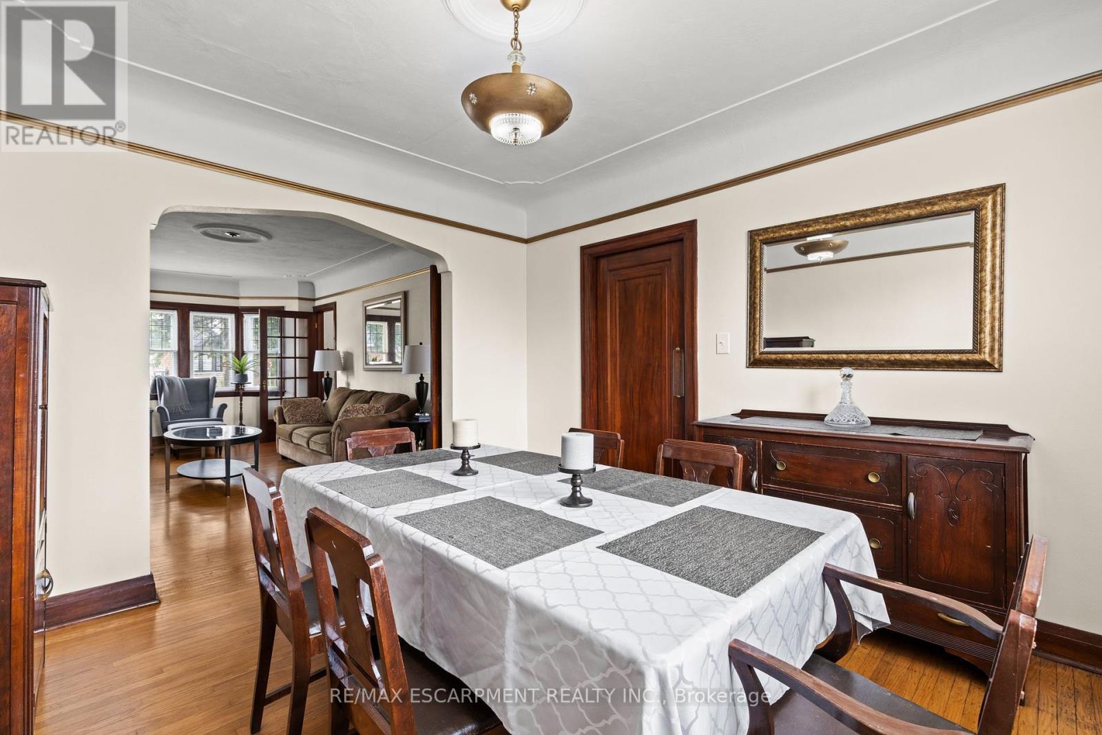 29 Barons Avenue S, Hamilton (Bartonville), Ontario  L8K 2Y1 - Photo 10 - X12193472