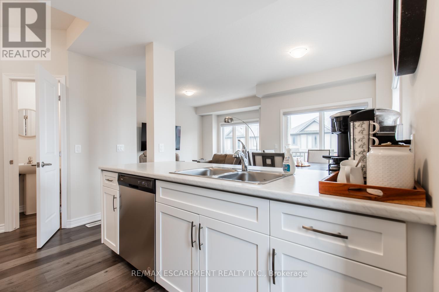 31 - 27 Rachel Drive, Hamilton, Ontario  L8E 0K6 - Photo 11 - X12193490