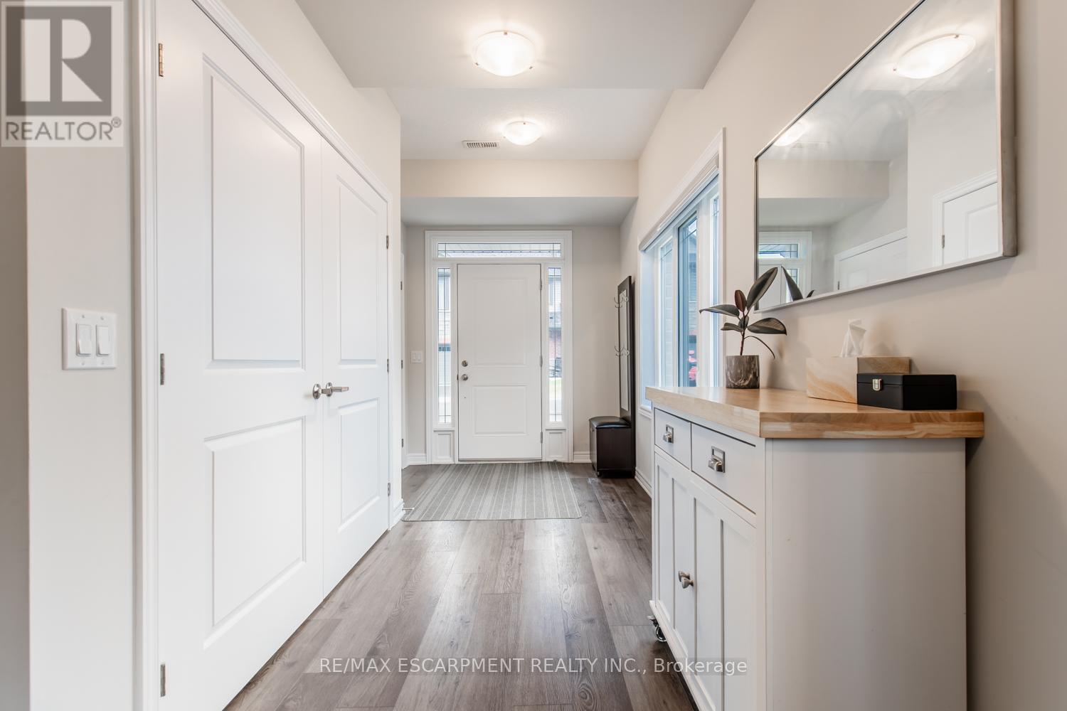 31 - 27 Rachel Drive, Hamilton, Ontario  L8E 0K6 - Photo 4 - X12193490