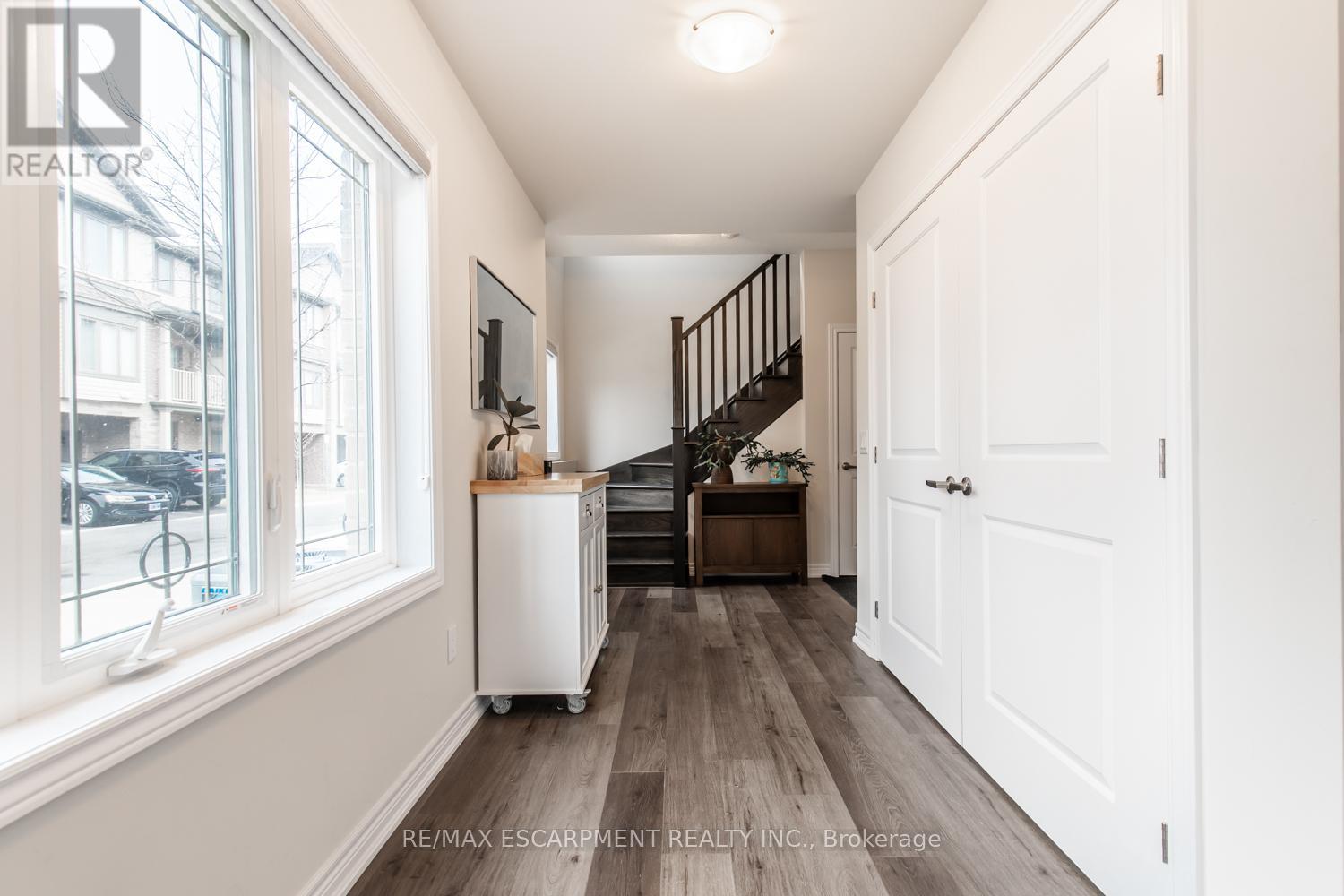 31 - 27 Rachel Drive, Hamilton, Ontario  L8E 0K6 - Photo 5 - X12193490