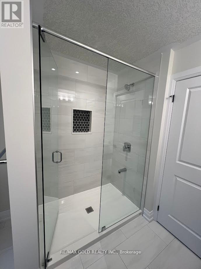 23 Jacob Detweiller Drive, Kitchener, Ontario  N2P 0K7 - Photo 13 - X12193590