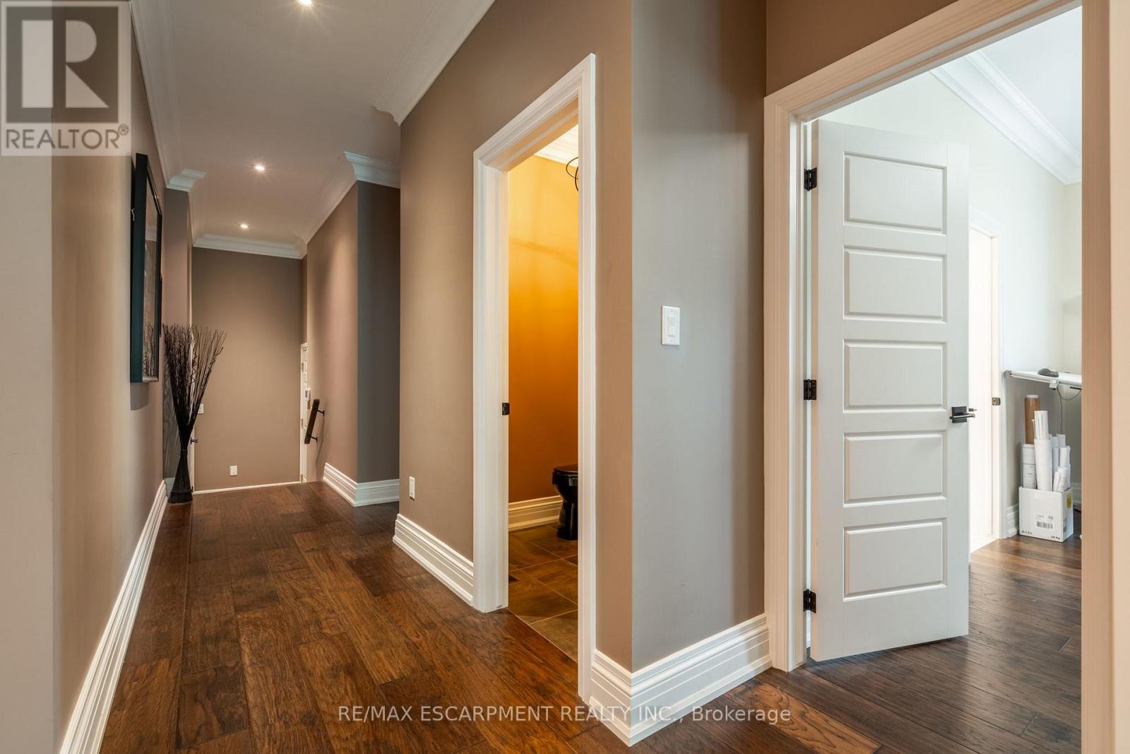 979 Garden Lane, Hamilton, Ontario  L8B 1P2 - Photo 14 - X12193602