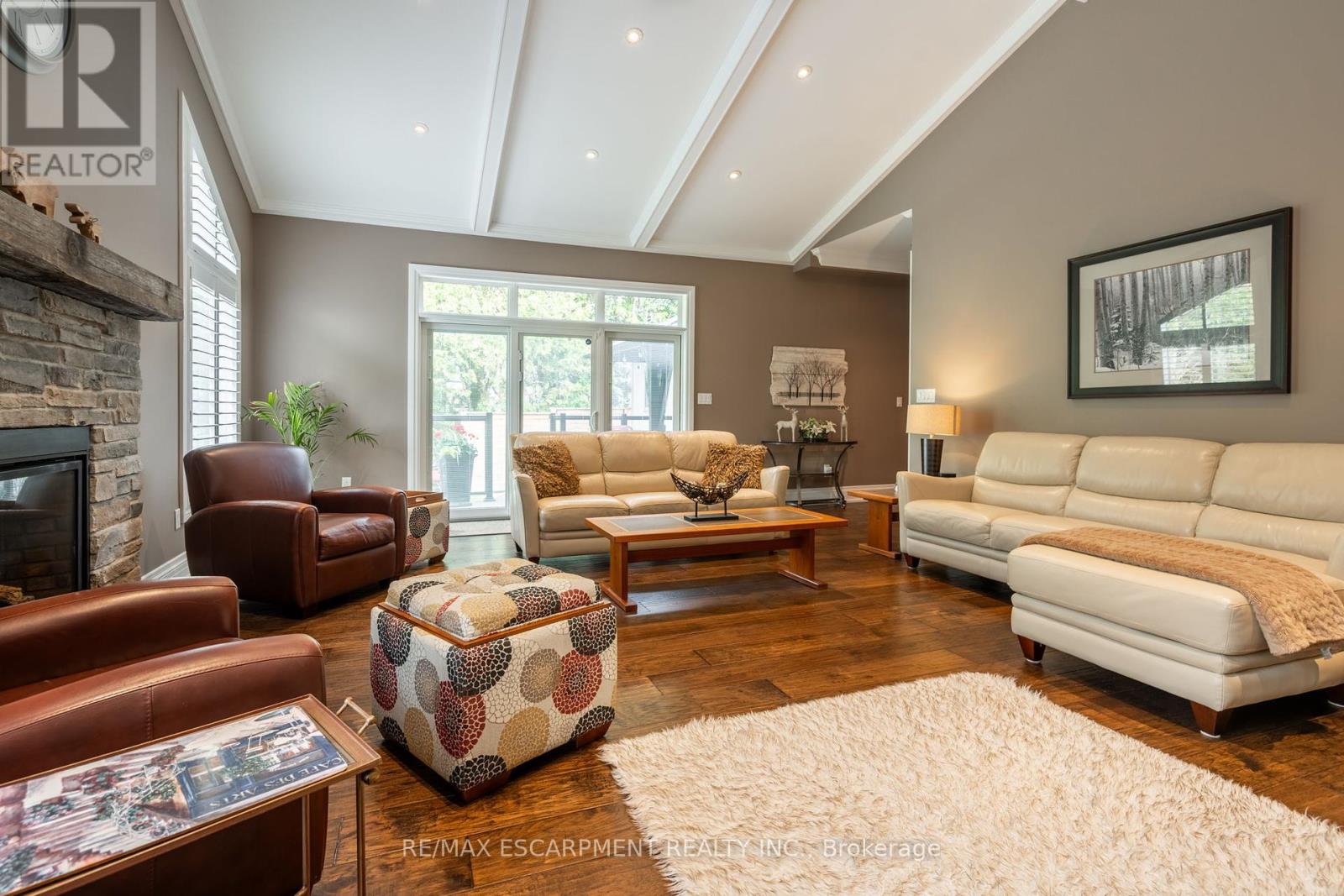 979 Garden Lane, Hamilton, Ontario  L8B 1P2 - Photo 22 - X12193602