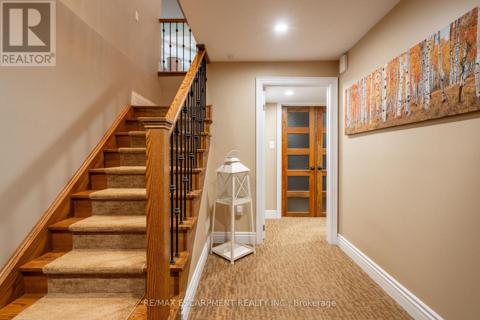979 Garden Lane, Hamilton, Ontario  L8B 1P2 - Photo 24 - X12193602