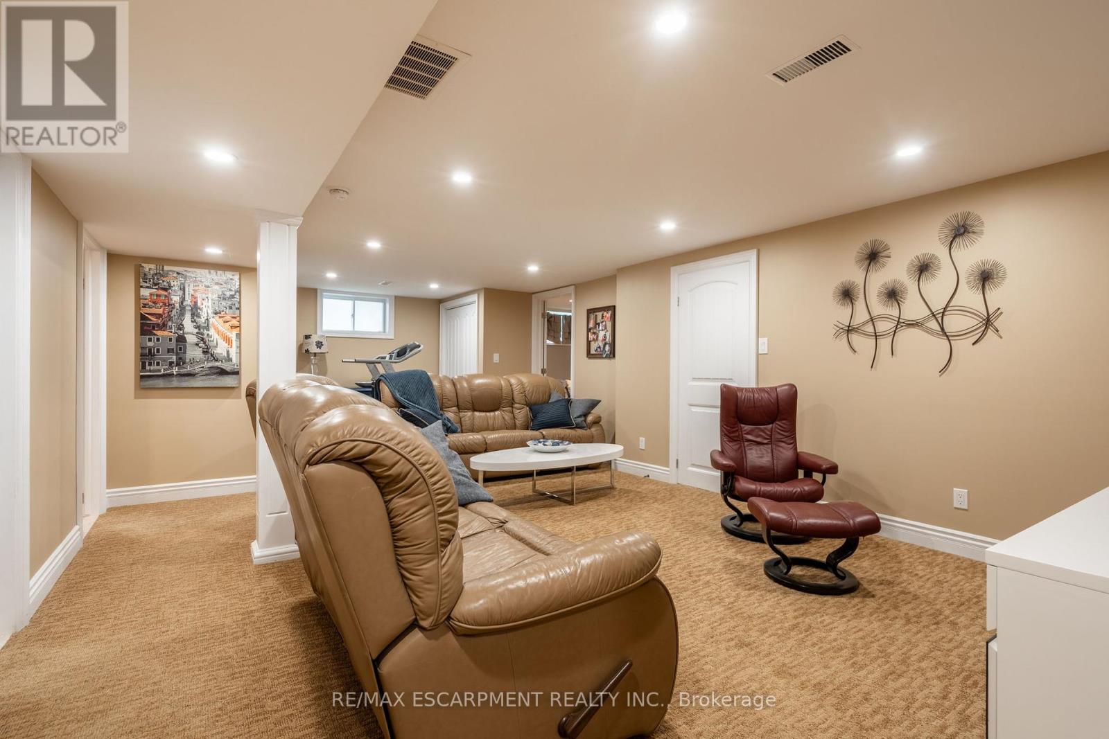 979 Garden Lane, Hamilton, Ontario  L8B 1P2 - Photo 25 - X12193602