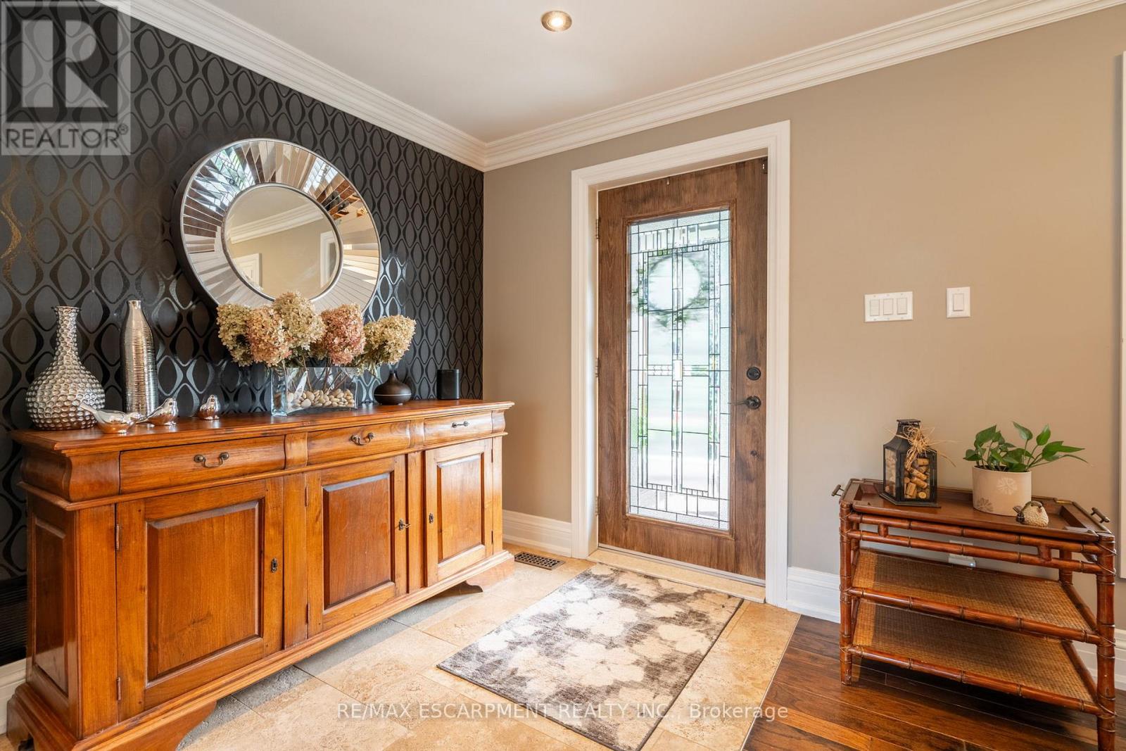 979 Garden Lane, Hamilton, Ontario  L8B 1P2 - Photo 4 - X12193602