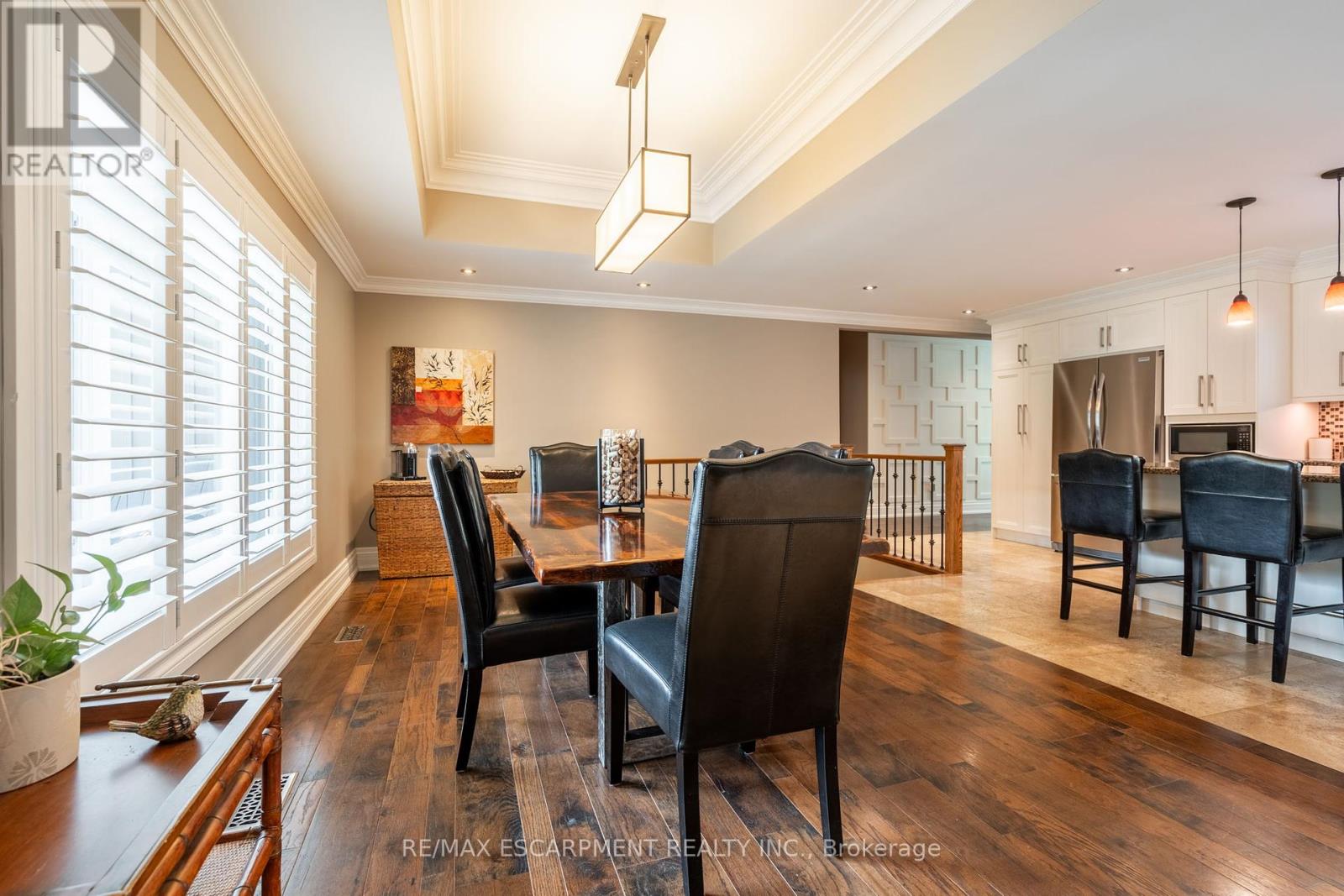 979 Garden Lane, Hamilton, Ontario  L8B 1P2 - Photo 5 - X12193602