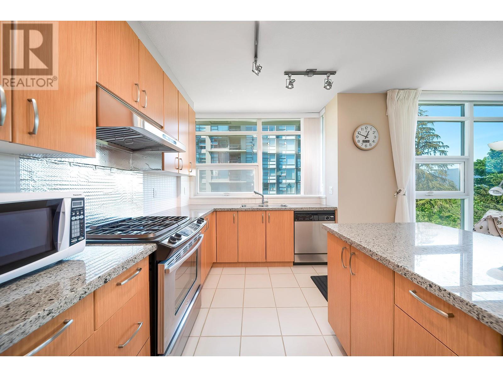 701 9222 University Crescent, Burnaby, British Columbia  V5A 0A6 - Photo 8 - R3010780