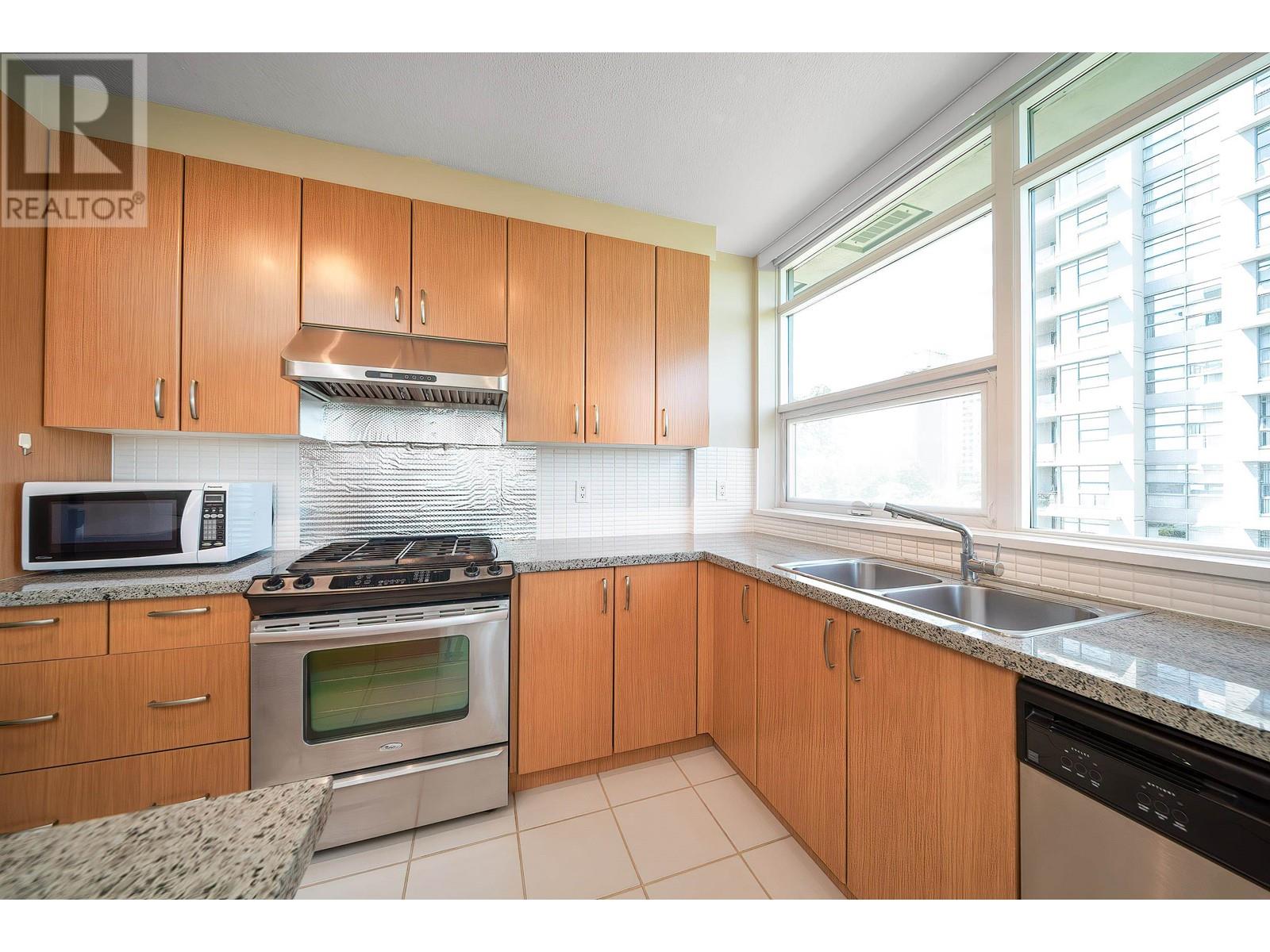 701 9222 University Crescent, Burnaby, British Columbia  V5A 0A6 - Photo 9 - R3010780