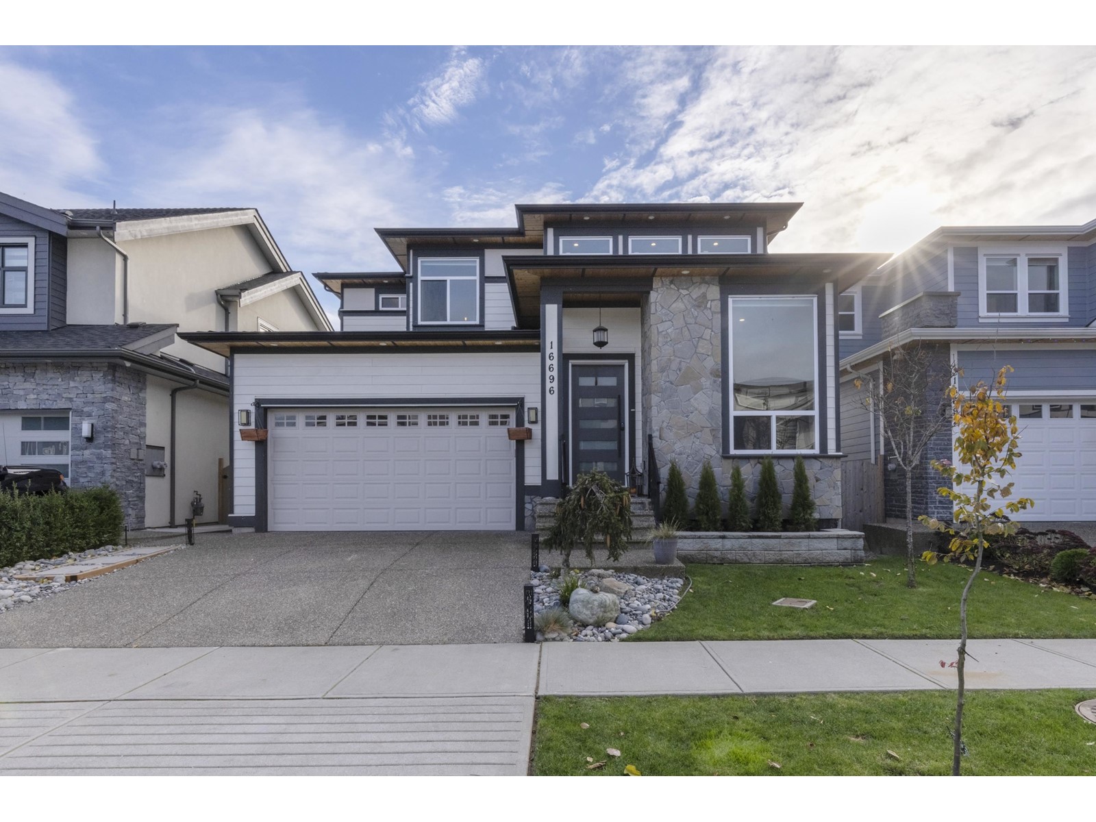 16696 18 AVENUE, surrey, British Columbia