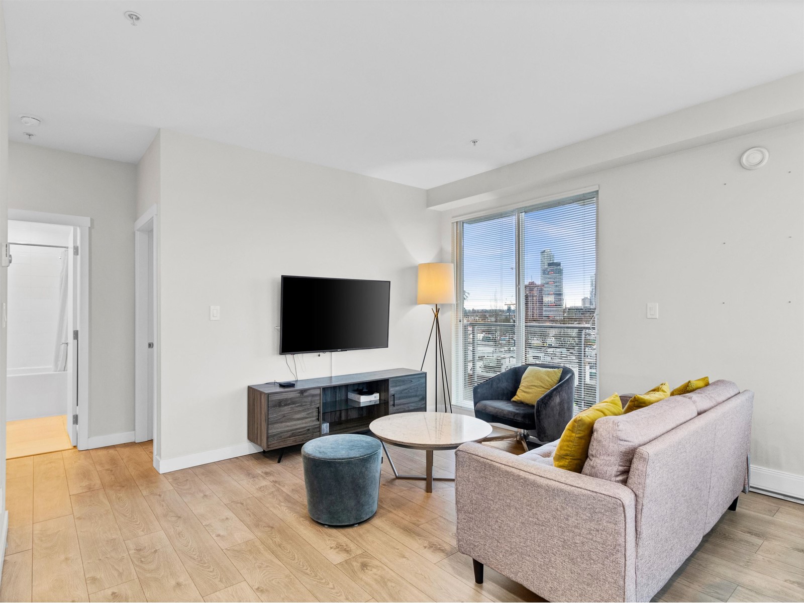 409 10838 Whalley Boulevard, Surrey, British Columbia  V3R 0G8 - Photo 11 - R2969619