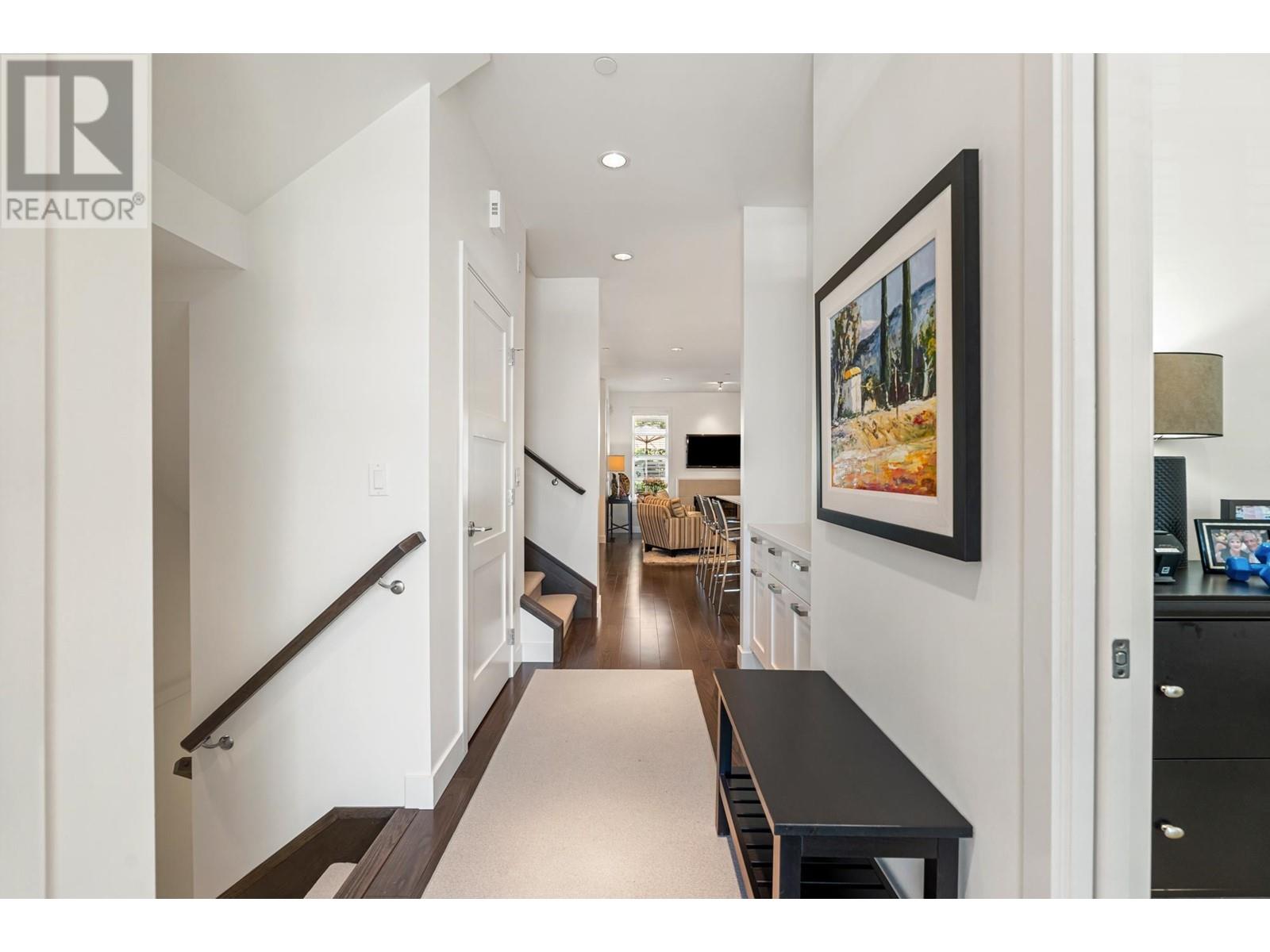 631 14th Street, West Vancouver, British Columbia  V7T 0A4 - Photo 2 - R3010700