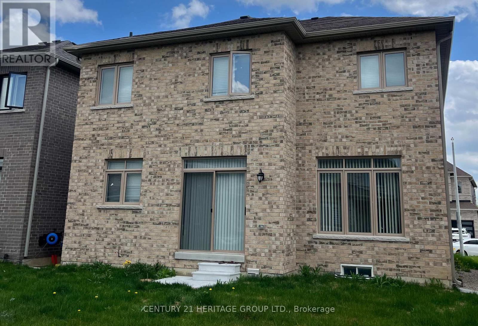 181 Ferragine Crescent, Bradford West Gwillimbury, Ontario  L4Z 4B4 - Photo 10 - N12193466